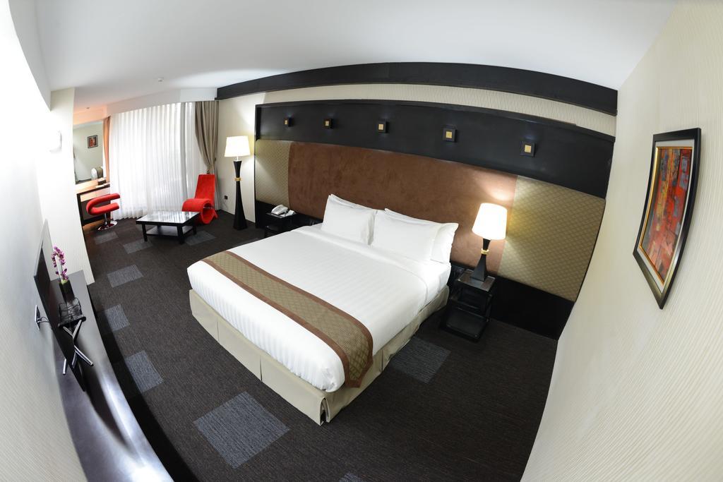 Avenue 64 Hotel Rangum Quarto foto
