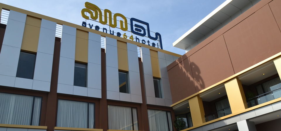 Avenue 64 Hotel Rangum Exterior foto