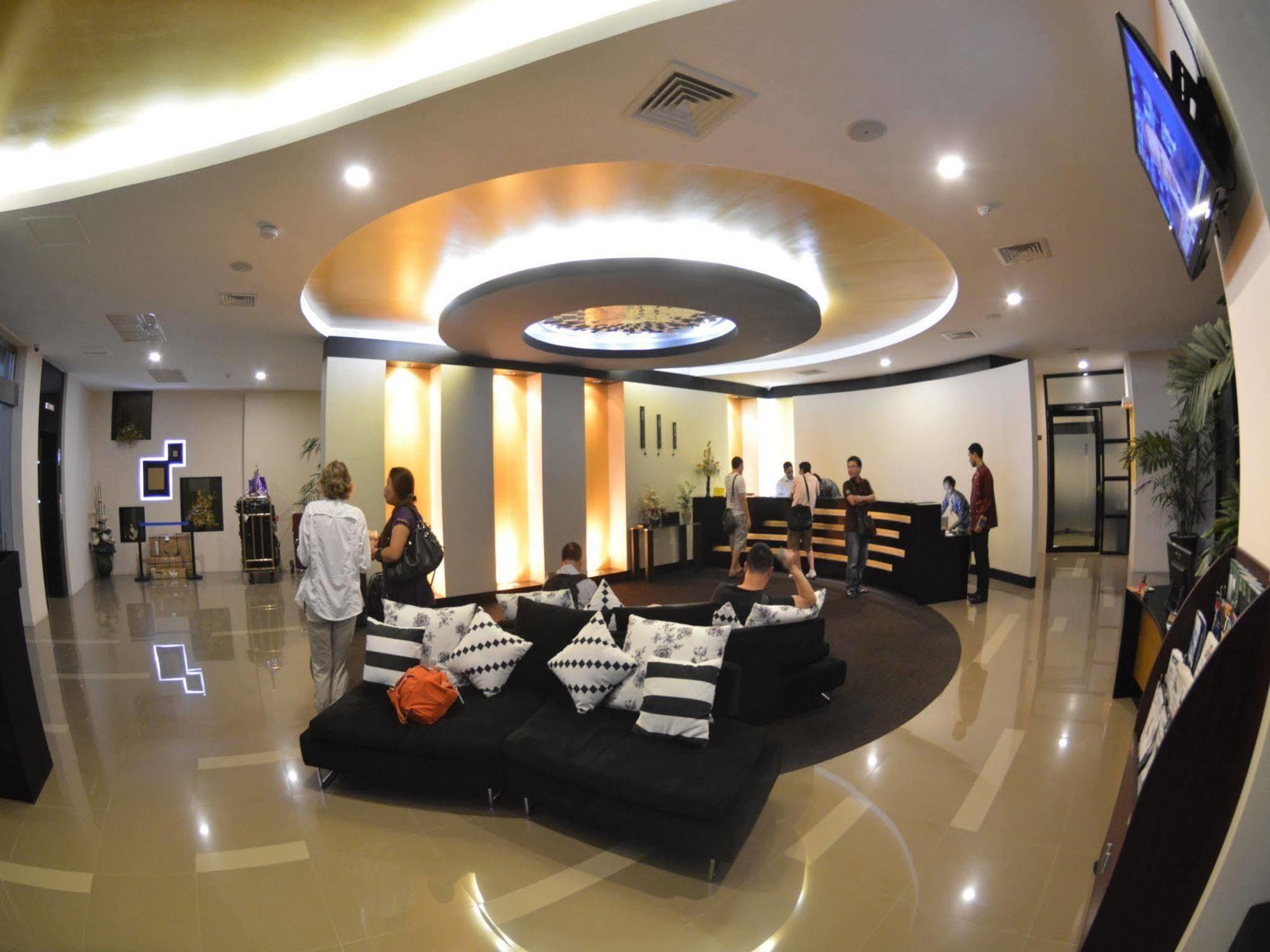 Avenue 64 Hotel Rangum Exterior foto